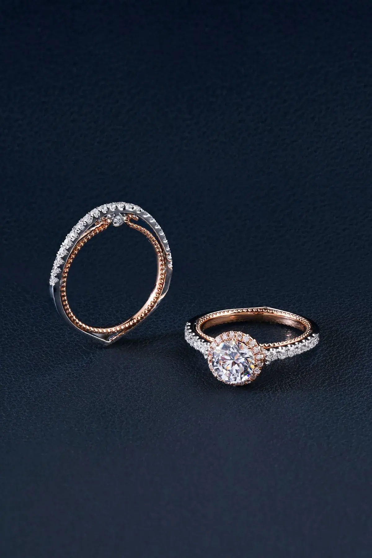 ZWEIKLANG — beide Ringe aus Roségold nebeneinander