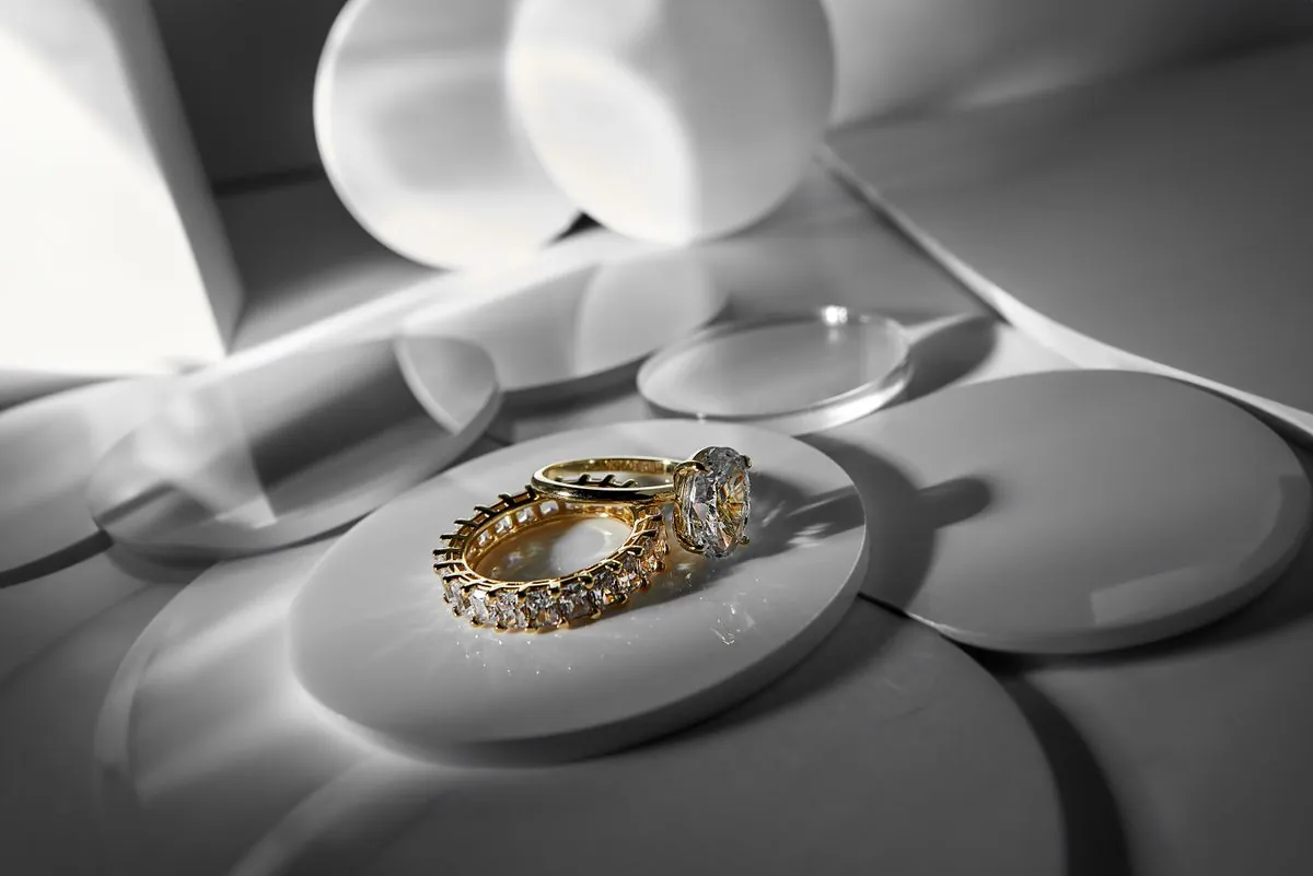 MÉMOIRE — Memoire-Ring aus Gelbgold, umlaufende Fassung