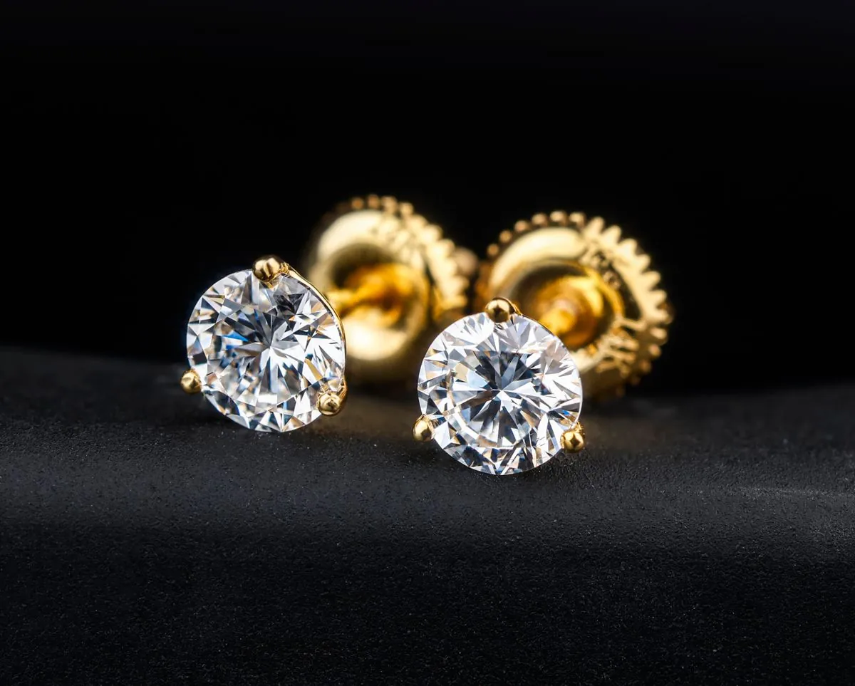 LUMEN — Ohrstecker aus Gelbgold mit Brillanten